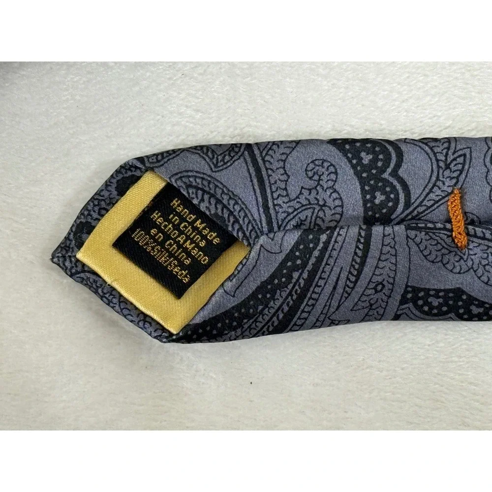Donald J. Trump Men's Silk Necktie Gray Paisley Classic Designer Business Tie